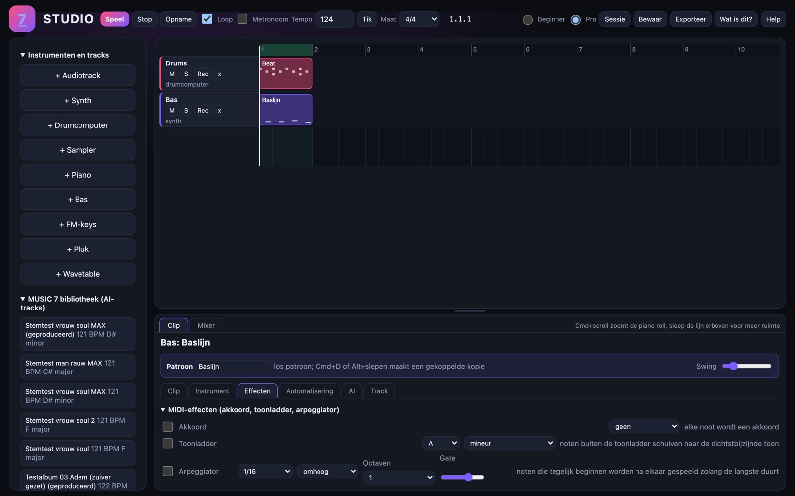 De Studio van MUSIC 7 met de apparaatweergave en de piano roll.
